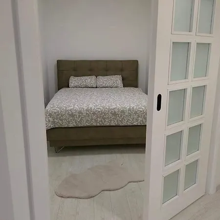 Apartman Anika - Stan Na Dan Doboj Exterior photo